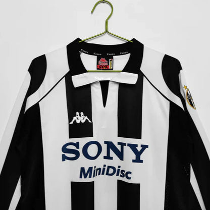 Juventus Retro 1997-1998 Long Sleeve Home Kit
