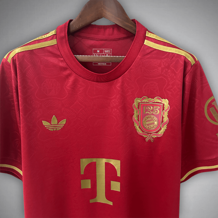 FC Bayern 125 Anniversary Premium Kit