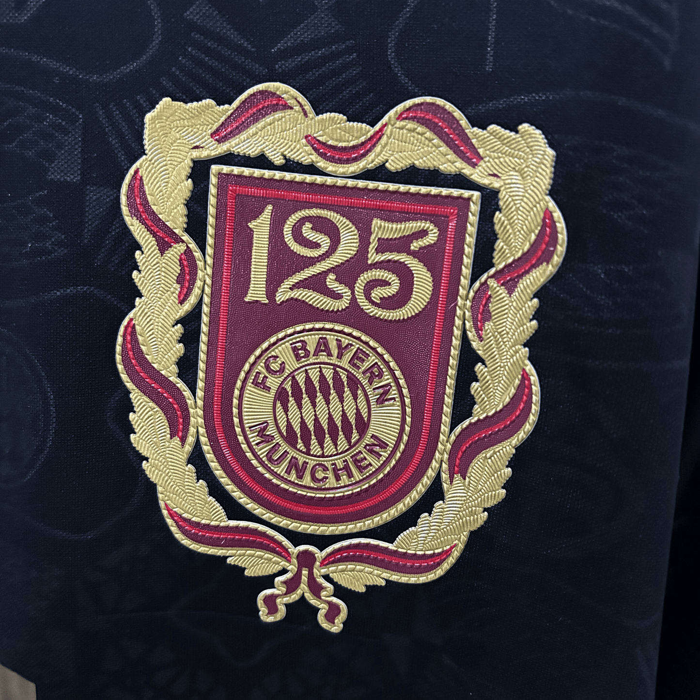FC Bayern "Luxe Chrome" Premium Kit