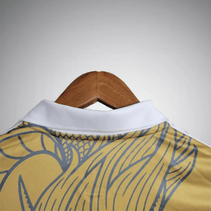 Real Madrid "Dragón Dorado" Premium Kit