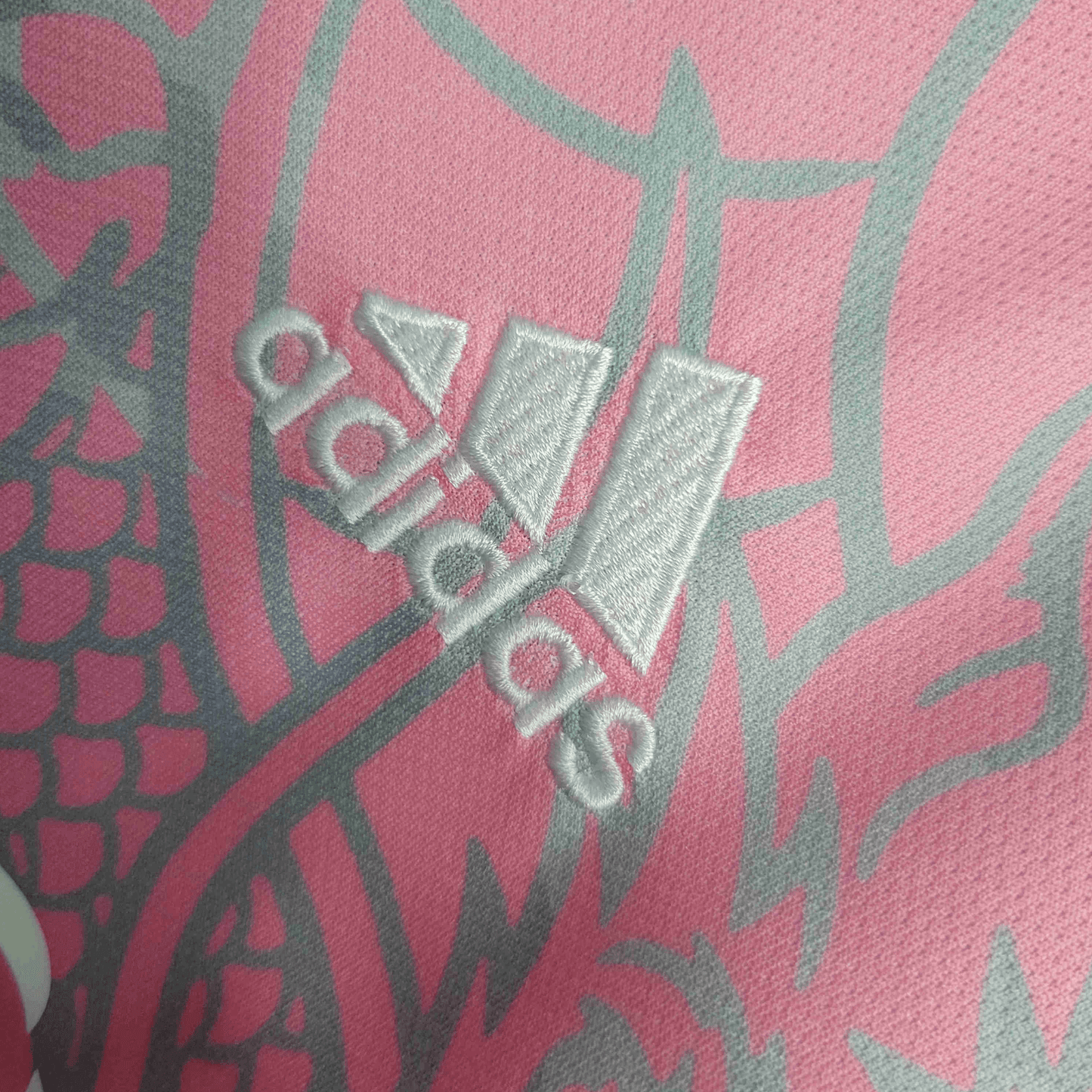 Real Madrid "Hello Kitty" Premium Kit